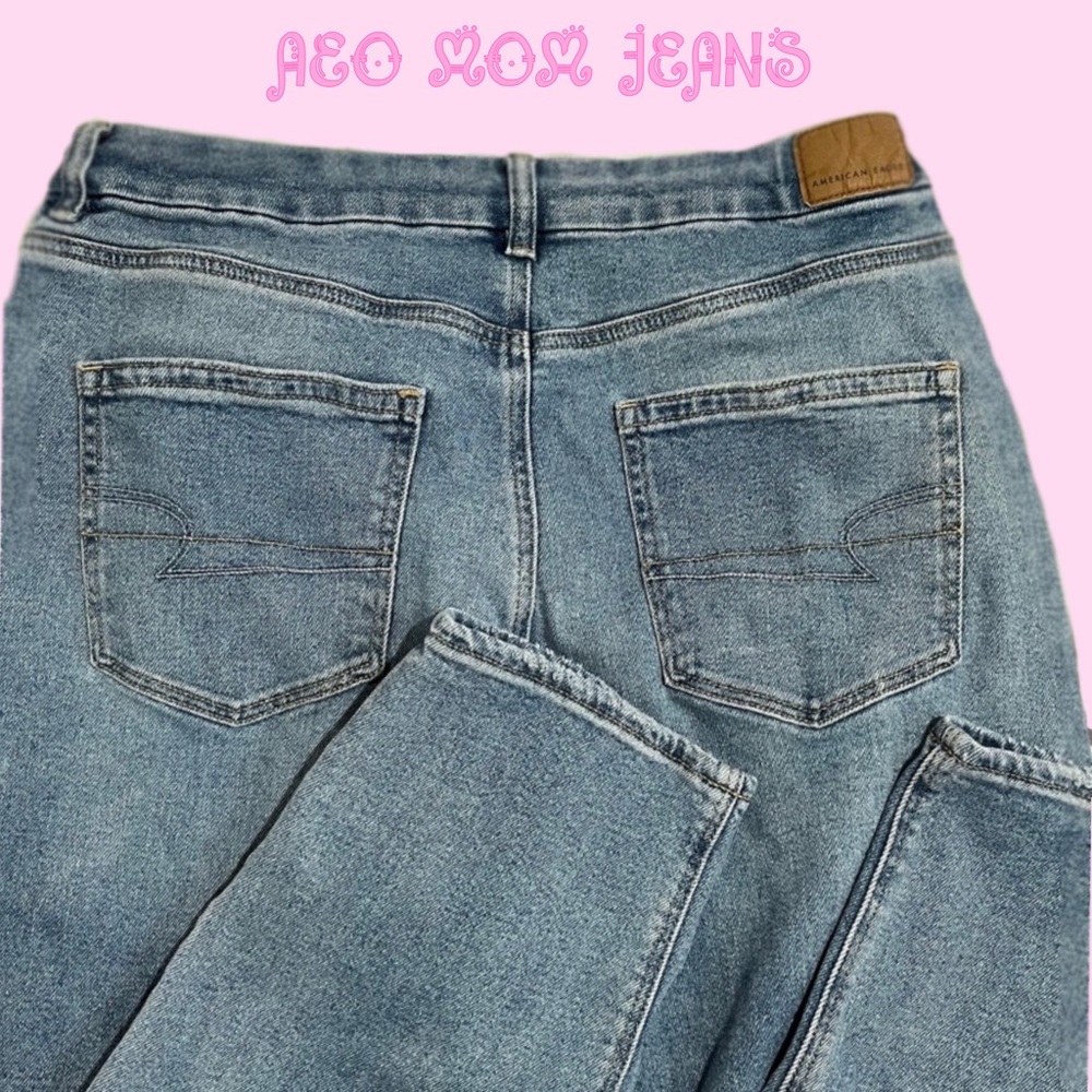AEO SIZE 14 MOM JEANS 👖